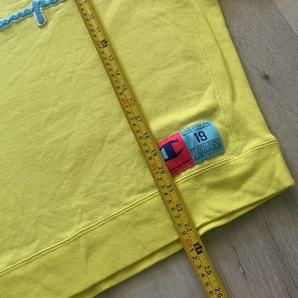 Champion Reverse Weave Yellow Crew Sweatshirt Pullover size L logo spell out - Picture 8 of 11